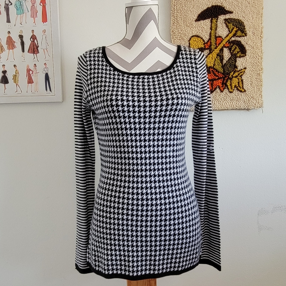 Express | Black & White Mixed Print Plaid Sweater